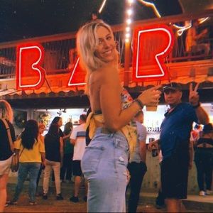 Meet your Posher, Casey